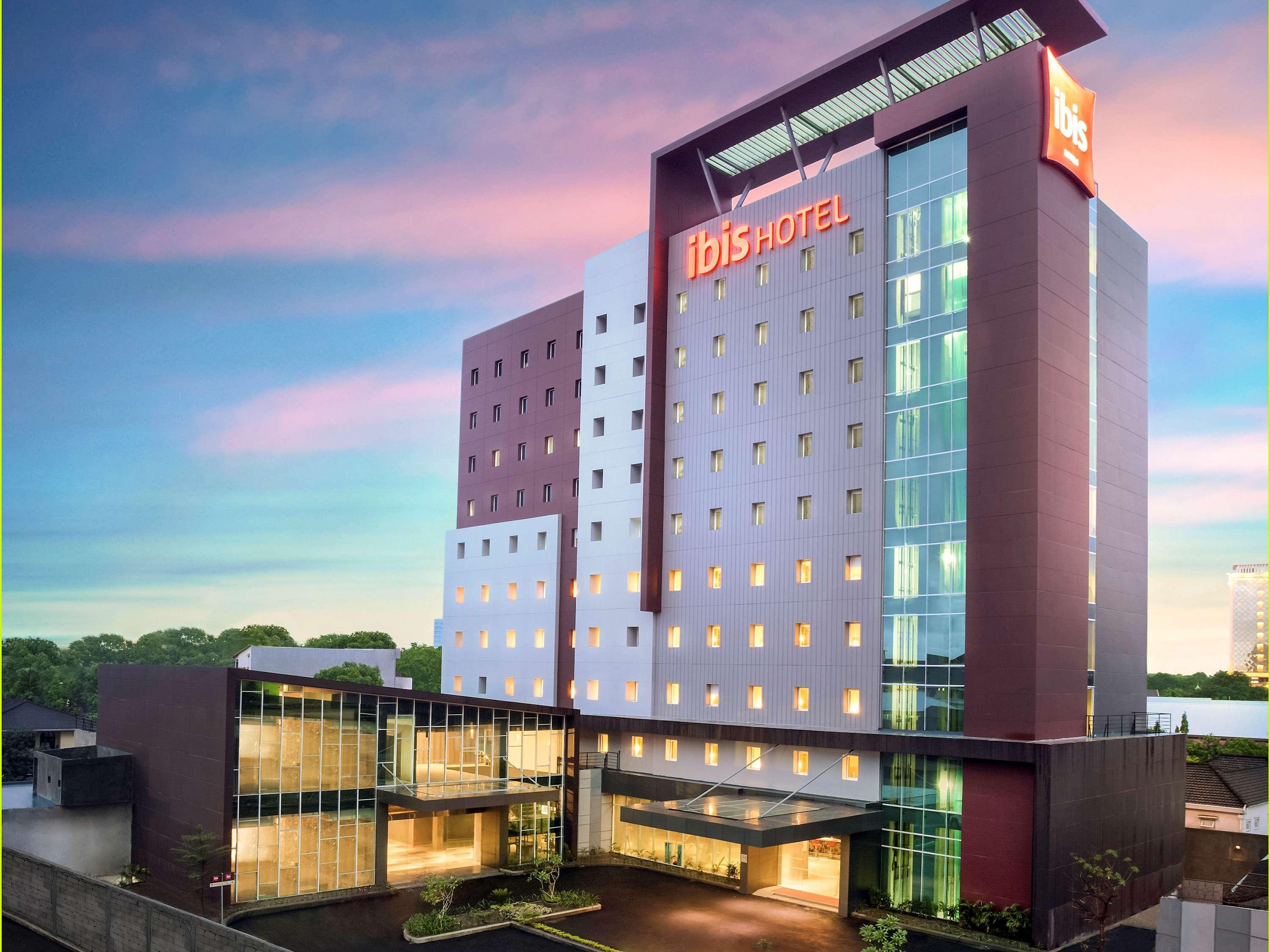 Ibis Makassar City Center Macáçar Exterior foto
